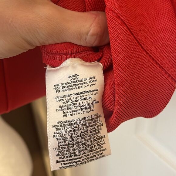 BCBG MaxAzria ribbed skirt EUC Size. Small orange - Picture 7 of 7